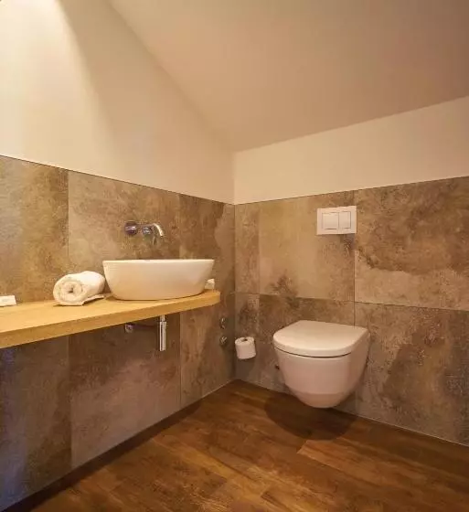 スタンダードスタジオ, Wellnesshotel Zum Koch