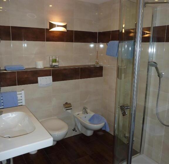 비즈니스룸, Alte Post