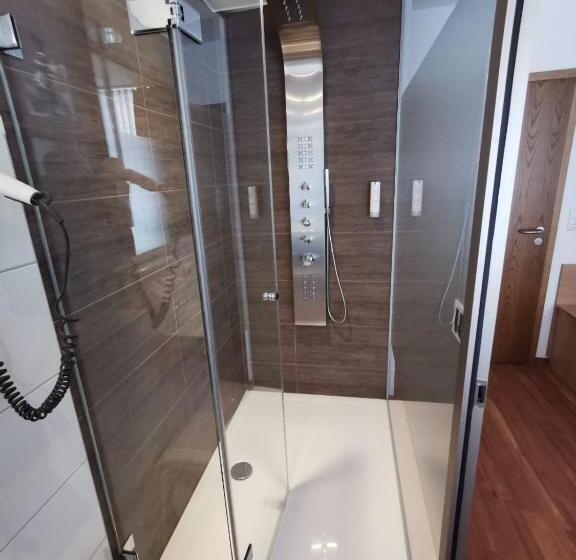 비즈니스룸, Alte Post