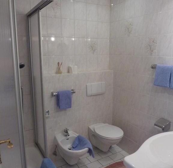 비즈니스룸, Alte Post