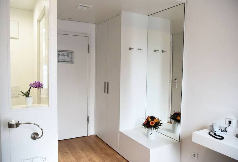 غرفة قياسية فردية, Am Alten Park