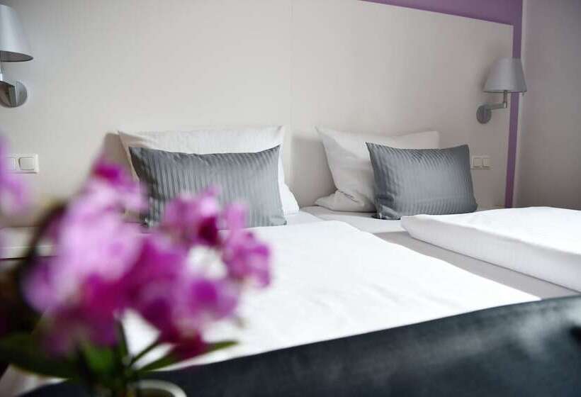 غرفة عائلية, Am Alten Park