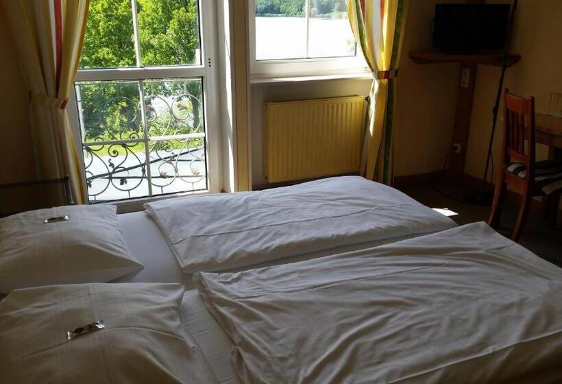 Номер Стандарт, Am Untreusee