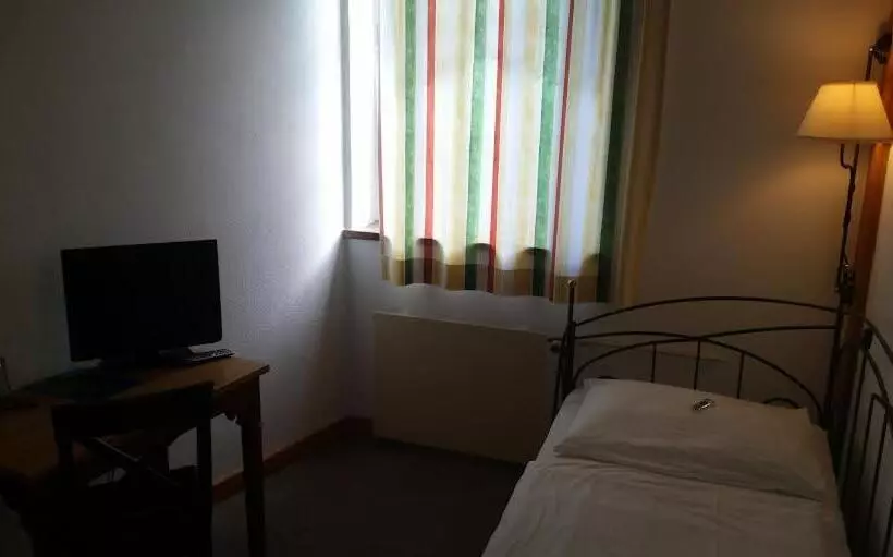 اتاق استاندارد یک نفره, Am Untreusee
