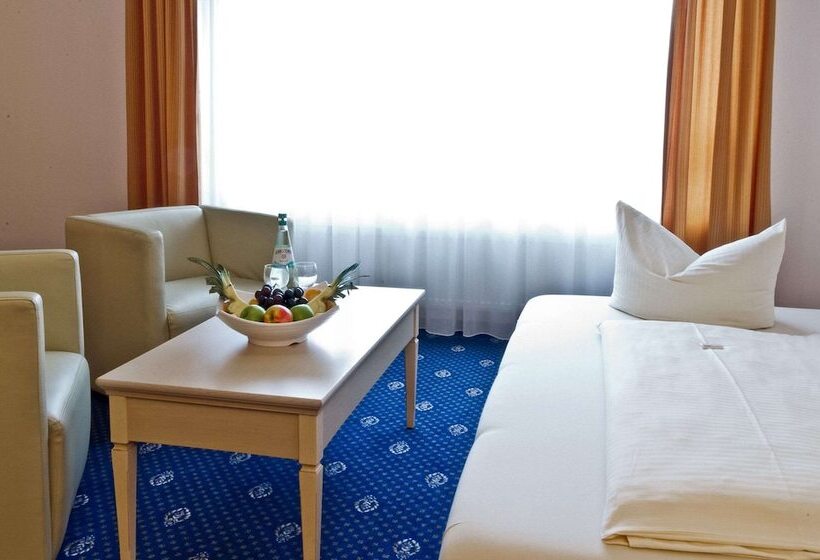 اتاق استاندارد چهار تخته, Arthotel Ana Petite