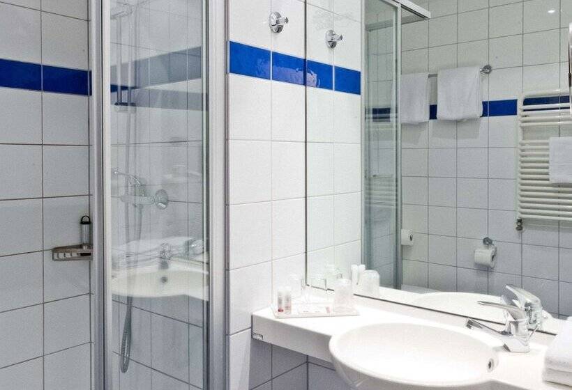 غرفة قياسية ثلاثية, Arthotel Ana Petite