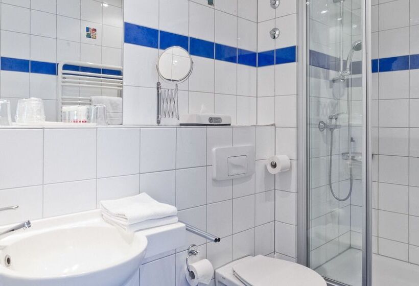 غرفة قياسية ثلاثية, Arthotel Ana Petite