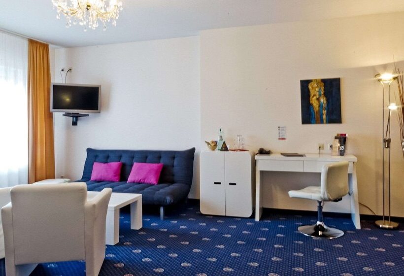 غرفة قياسية ثلاثية, Arthotel Ana Petite