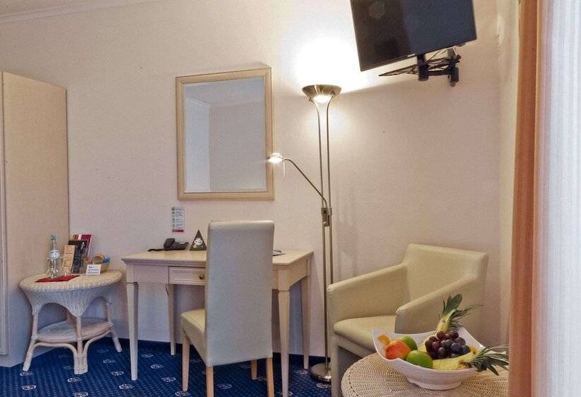 חדר סטנדרט לשלושה, Arthotel Ana Petite