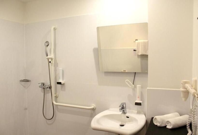 Номер Стандарт Адаптированный для Инвалидов, Come In