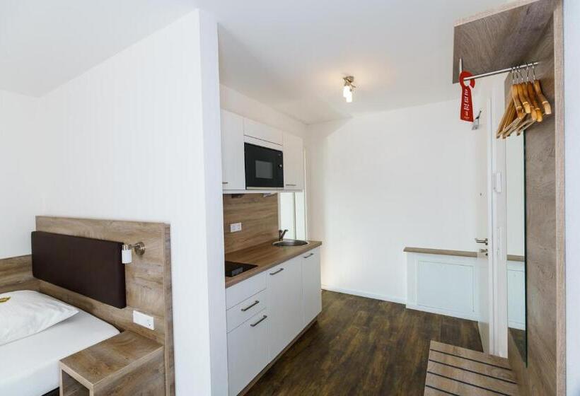 Апартаменты 1 Спальня, Come In