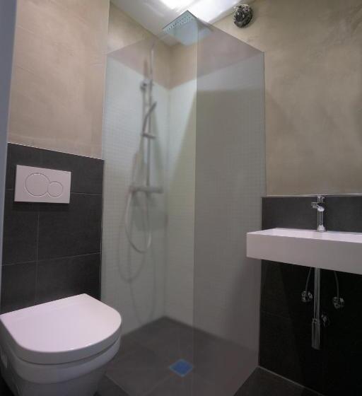 Номер Deluxe, Das Bergschlösschen