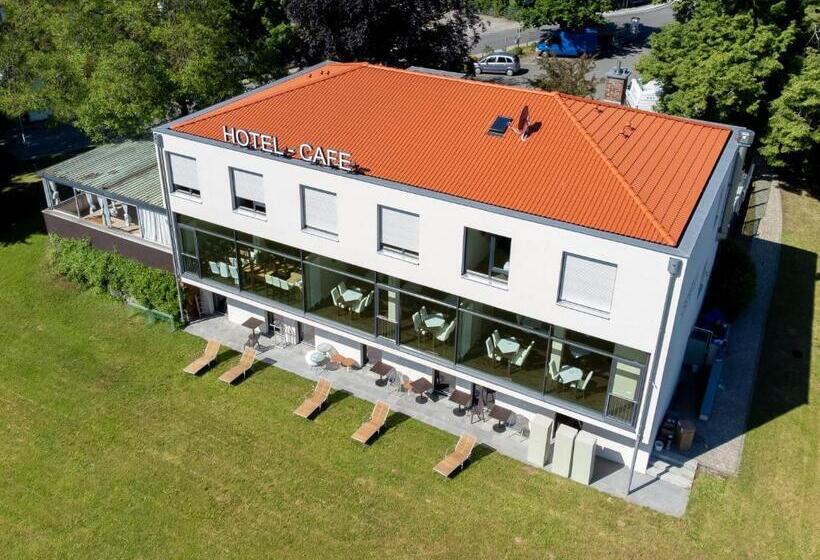 Номер Стандарт, Das Bergschlösschen