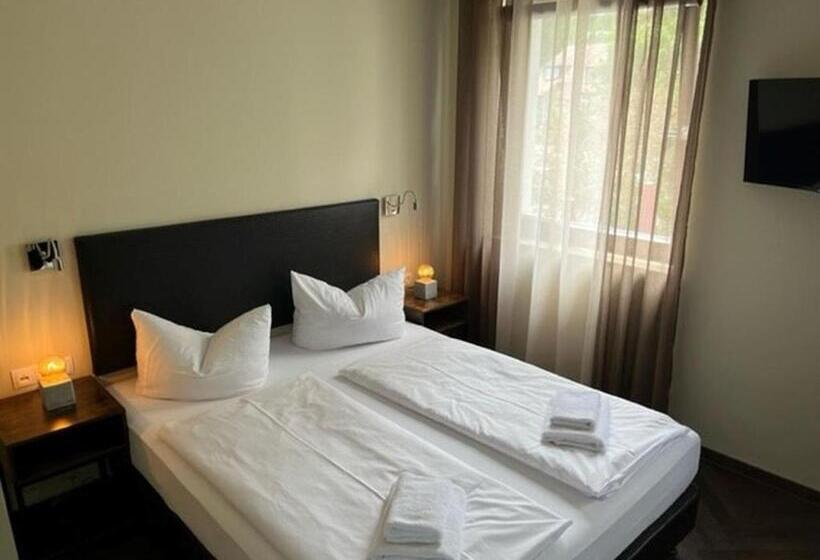 Номер Стандарт, Das Bergschlösschen