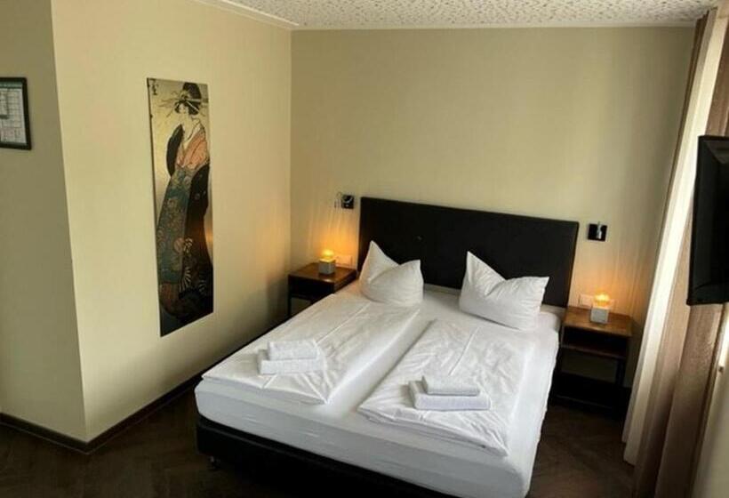 Номер Стандарт, Das Bergschlösschen