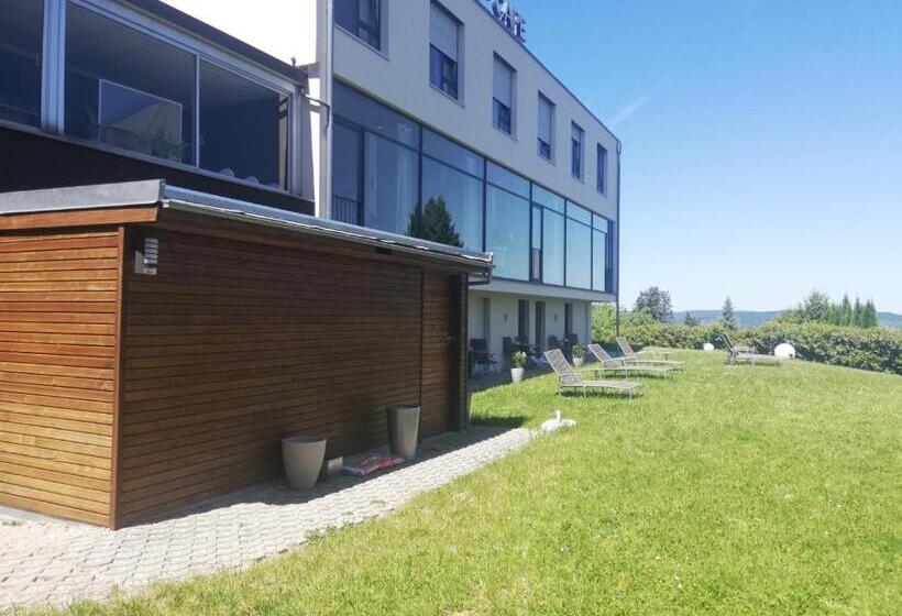 Номер Стандарт, Das Bergschlösschen