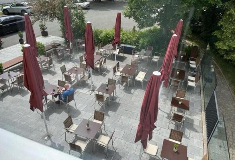 Номер Стандарт, Das Bergschlösschen