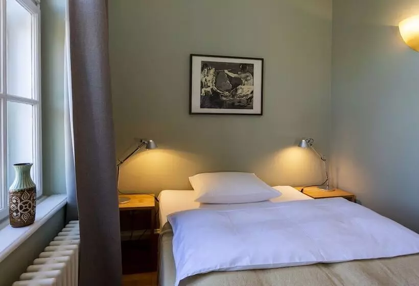 اتاق اکونومی یک تخته, Gut Sonnenhausen