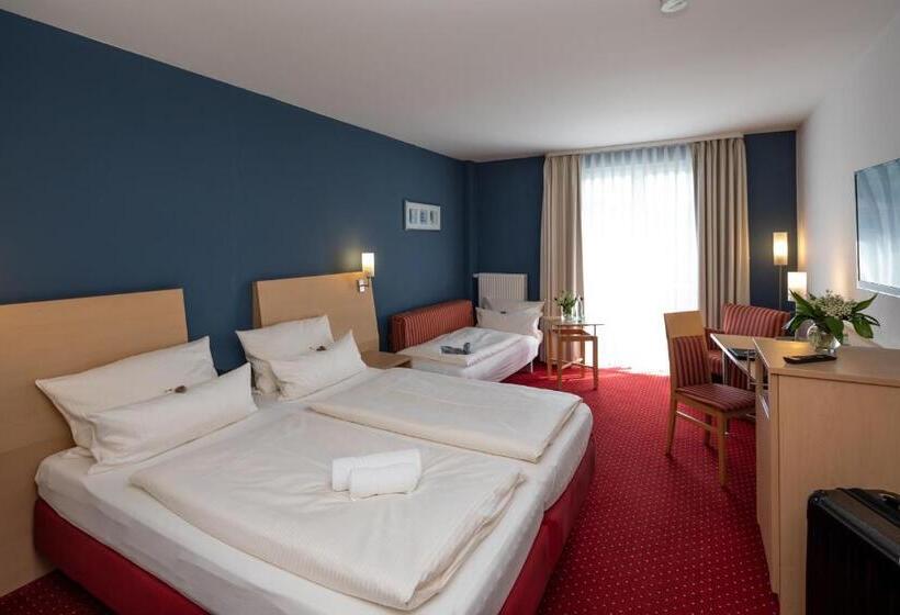 Номер Стандарт Трехместный, Mainpromenade S
