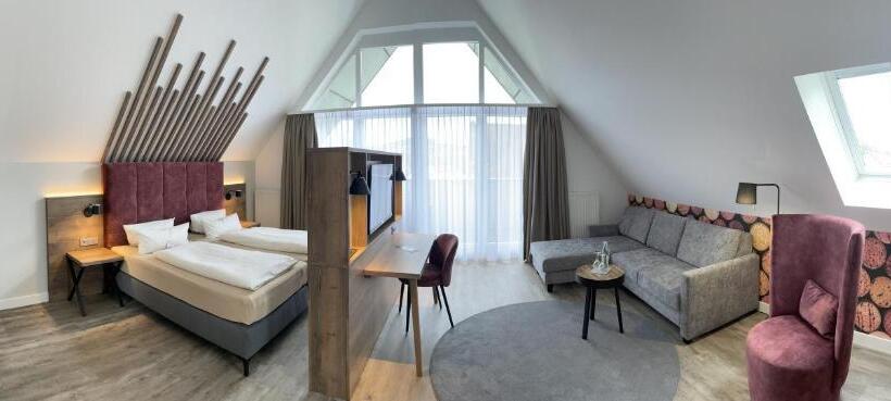 주니어 스위트 도시 전망, Mainpromenade S