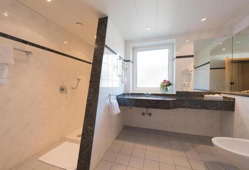 스탠다드 싱글 룸, Röhrs