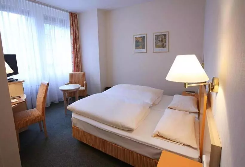 Standard-huone, Ritter