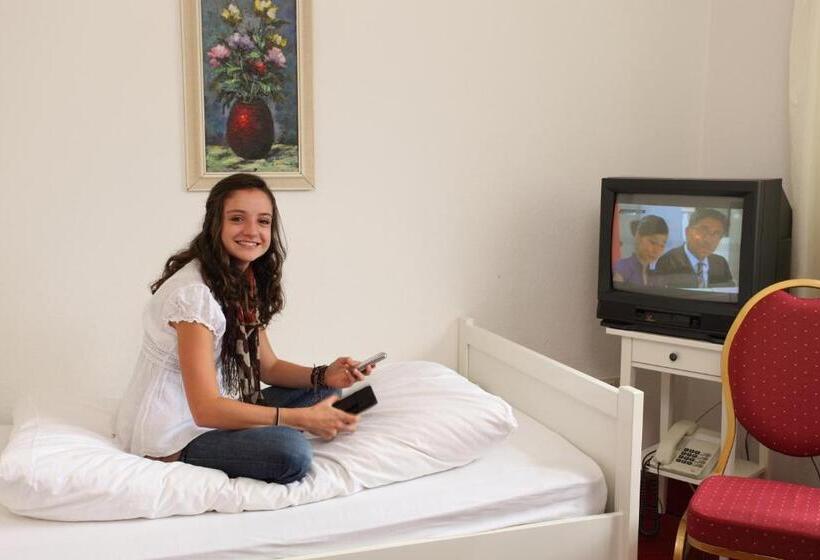 Номер Стандарт Индивидуальный, Zum Stemplinger Hansl