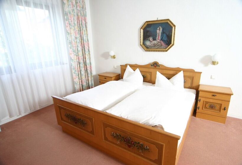 Номер Стандарт, Zum Stemplinger Hansl