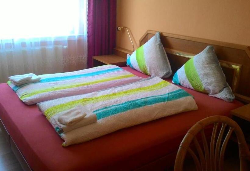 스탠다드 룸, Zur Rose