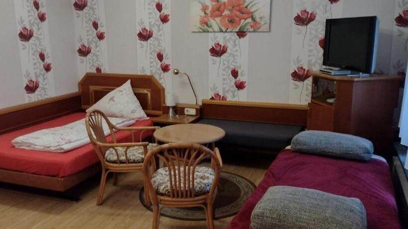 스탠다드 트리플 룸, Zur Rose