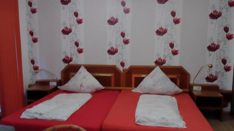 스탠다드 트리플 룸, Zur Rose