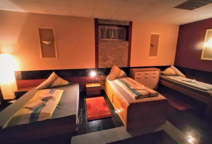 패밀리 룸, Zur Rose