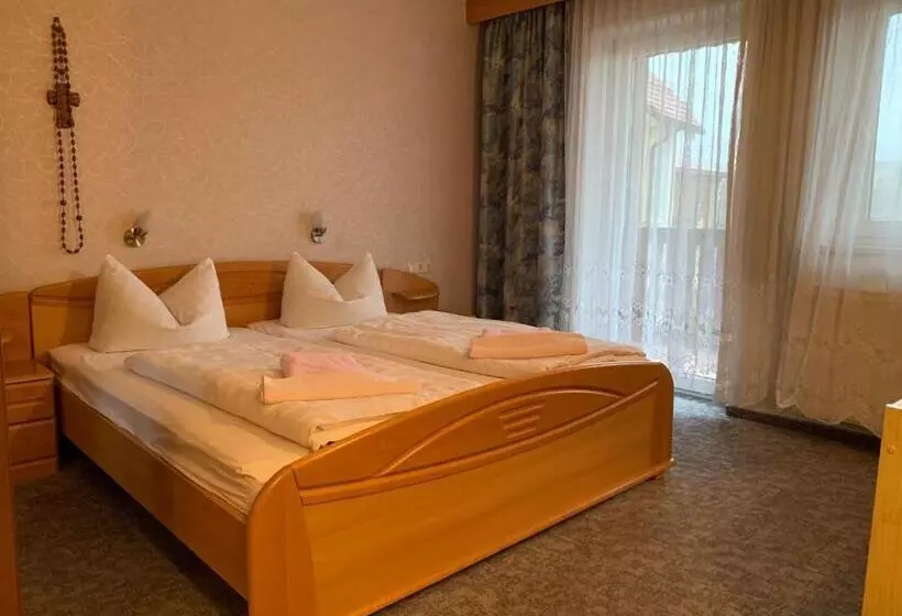اتاق استاندارد با بالکن, Landgasthof Zum Hirschen