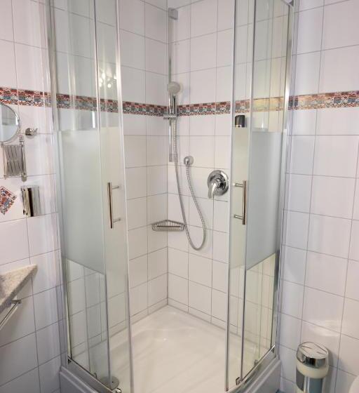 レイクビュースタンダードルーム, Seehotel Adler