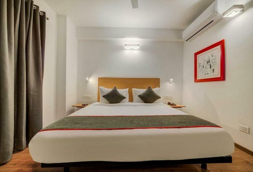 三人经典房间, Townhouse Golf Course Road