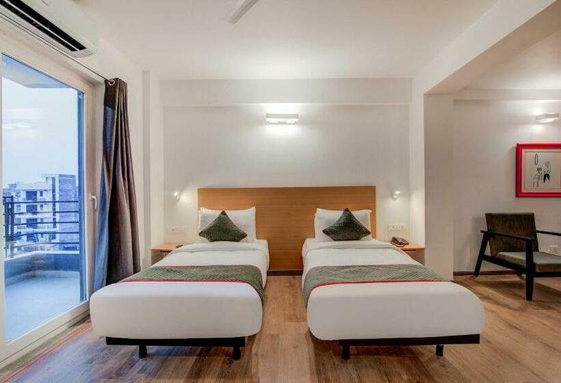 Трехместный Номер Классика, Townhouse Golf Course Road