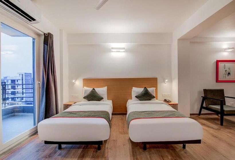 Трехместный Номер Классика, Townhouse Golf Course Road