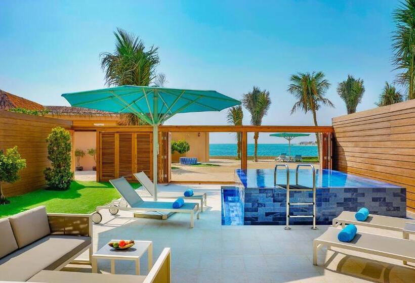 Полулюкс с Бассейном, Anantara World Islands Dubai Resort