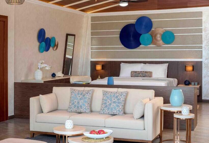 Люкс Deluxe Вид на Море, Anantara World Islands Dubai Resort
