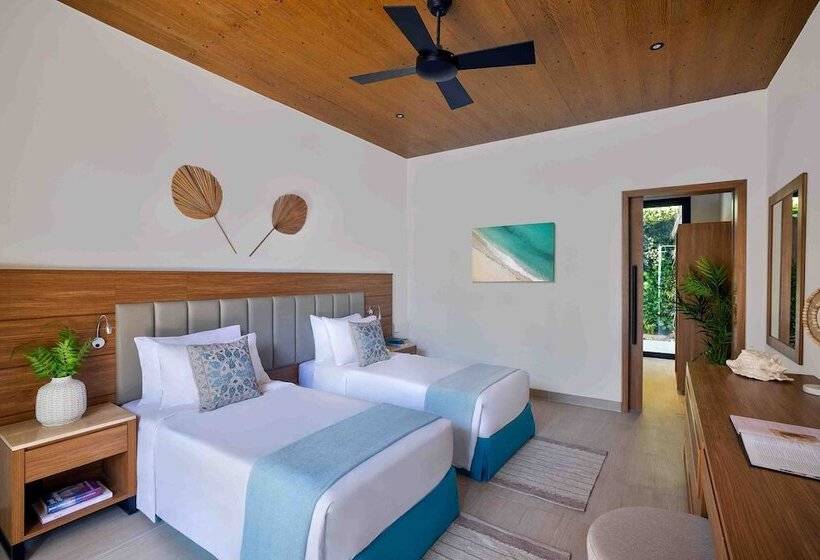 Номер Стандарт, Anantara World Islands Dubai Resort