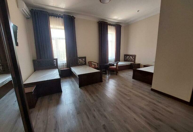 غرفة قياسية رباعية, Samarabonu