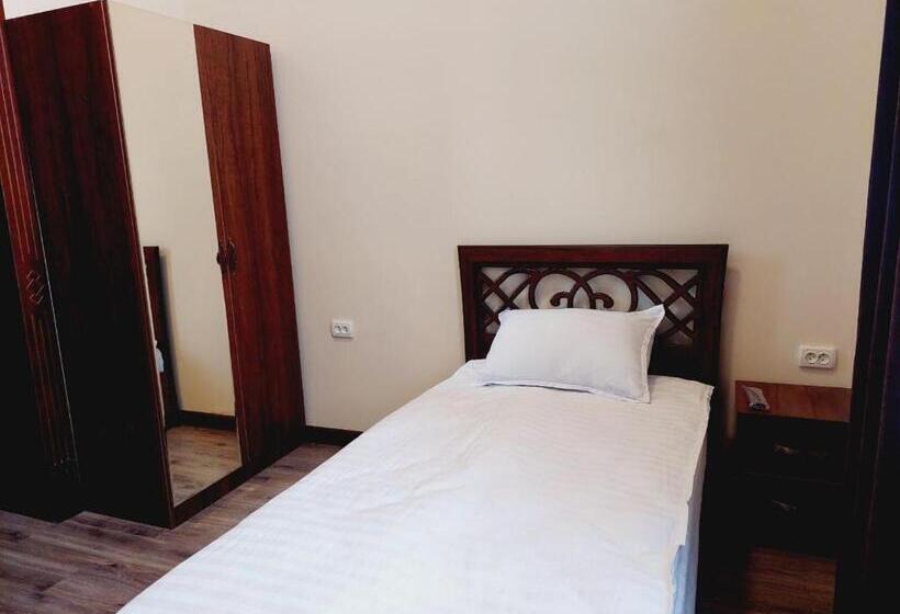 غرفة أساسية فردية, Samarabonu