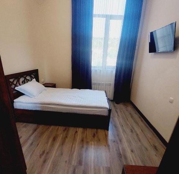 غرفة أساسية فردية, Samarabonu