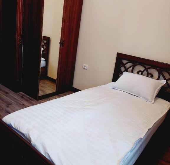 غرفة أساسية فردية, Samarabonu