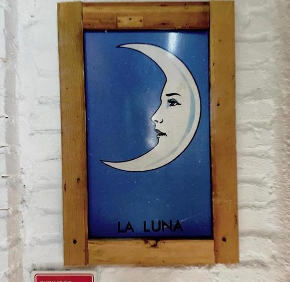 חדר סטנדרט עם מרפסת, Canova Hostel & Pizza