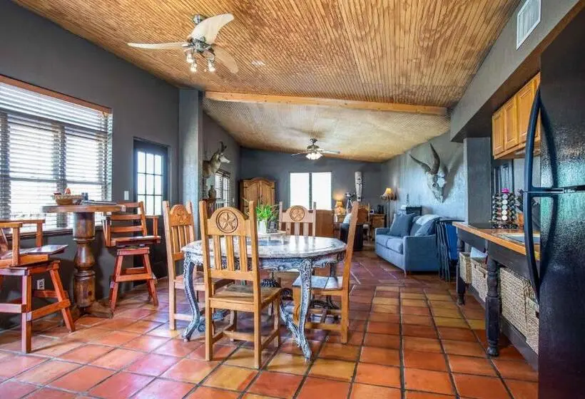スタンダードルーム, Antler Run Ranch Cabin