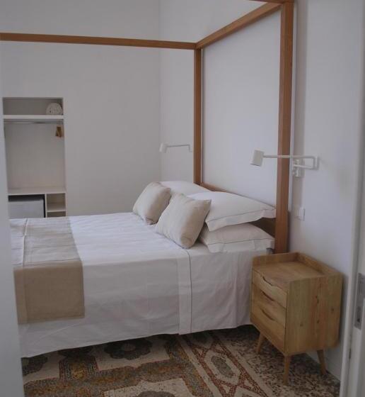 اتاق لوکس با چشم‌انداز دریا, Palazzo Del Cavaliere