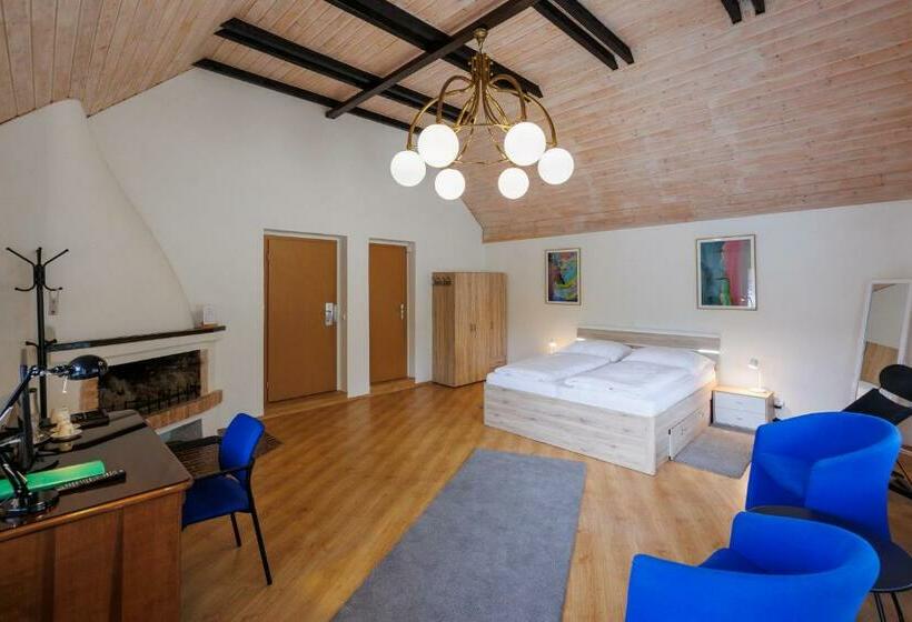 Семейный Номер, Pension U Golfu Cihelny