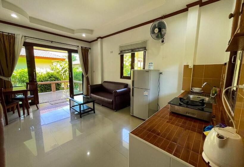 חדר משפחתי, Mingmongkol Resort