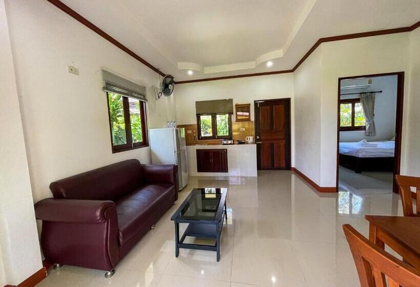 חדר משפחתי, Mingmongkol Resort